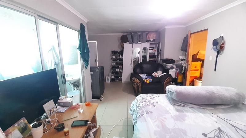 2 Bedroom Property for Sale in Blackheath Industrial Western Cape